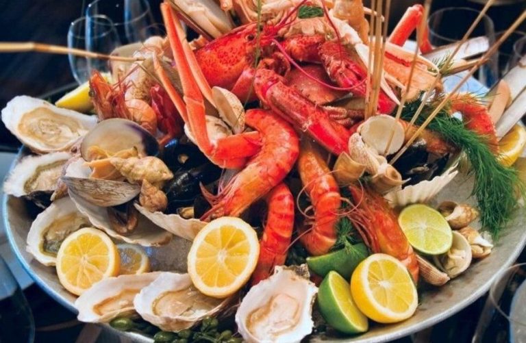 Plateaux de fruits de mer poissonnier traiteur Lyon